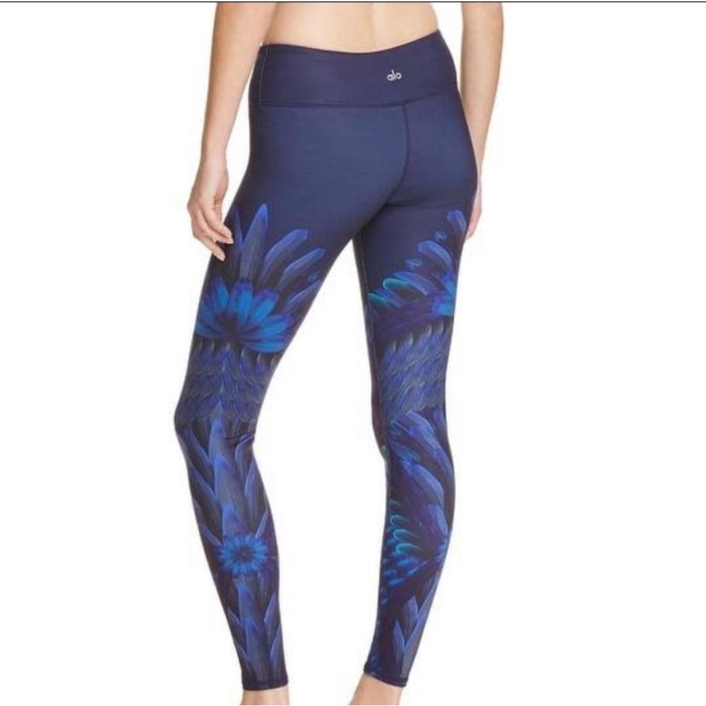 ALO Yoga Women's Airbrush Feather Leggings